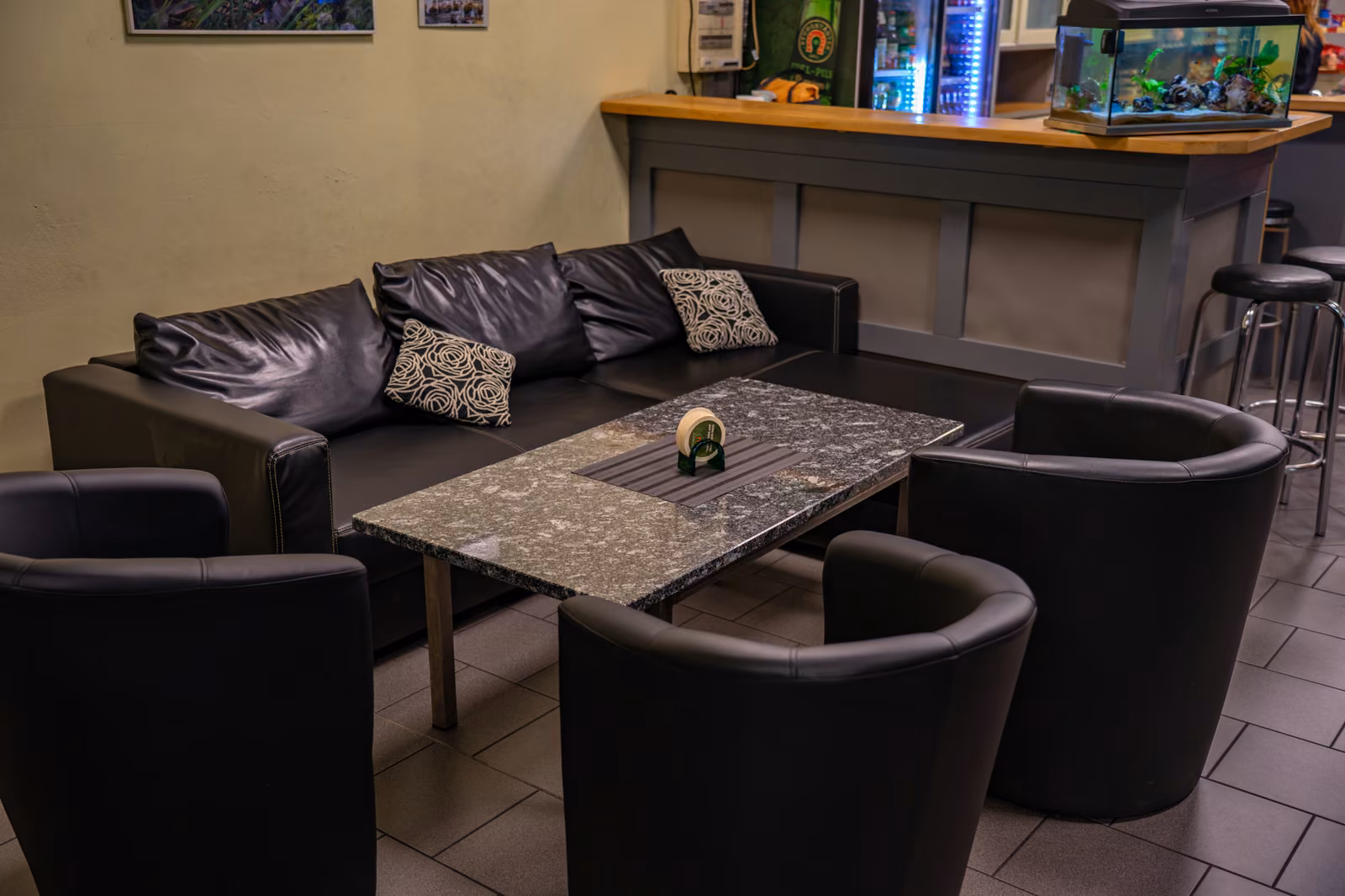Bistro & VIP-Lounge 4