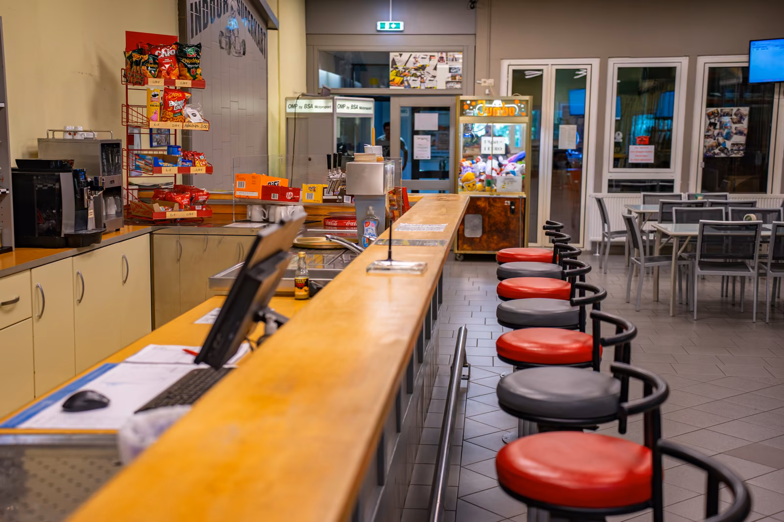 Bistro & VIP-Lounge 6
